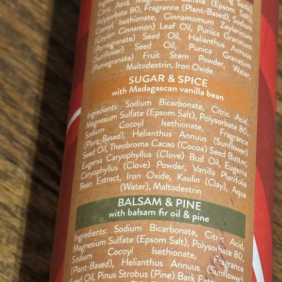 Pacha 4 Pack Bath Bombs Spiced Pomegranate Sugar Spice Balsam & Pine Peppermint - Picture 5 of 7